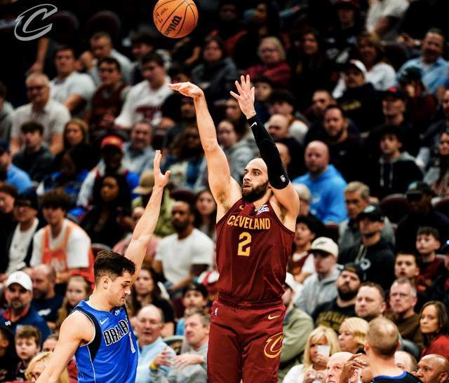 开云平台-爆大冷！骑士10分完败西部鱼腩：全场鸦雀无声，哈登13分6失误